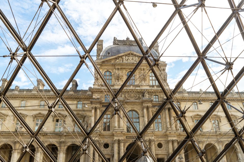 Louvre Museum: Skip-the-Line Small Group Guided Tour - Detailed Description of Louvre Highlights