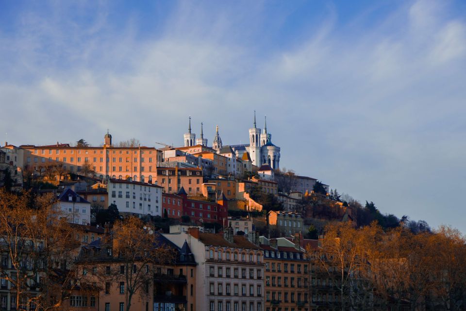 Lyon: City Exploration Game and Tour - Meeting Point