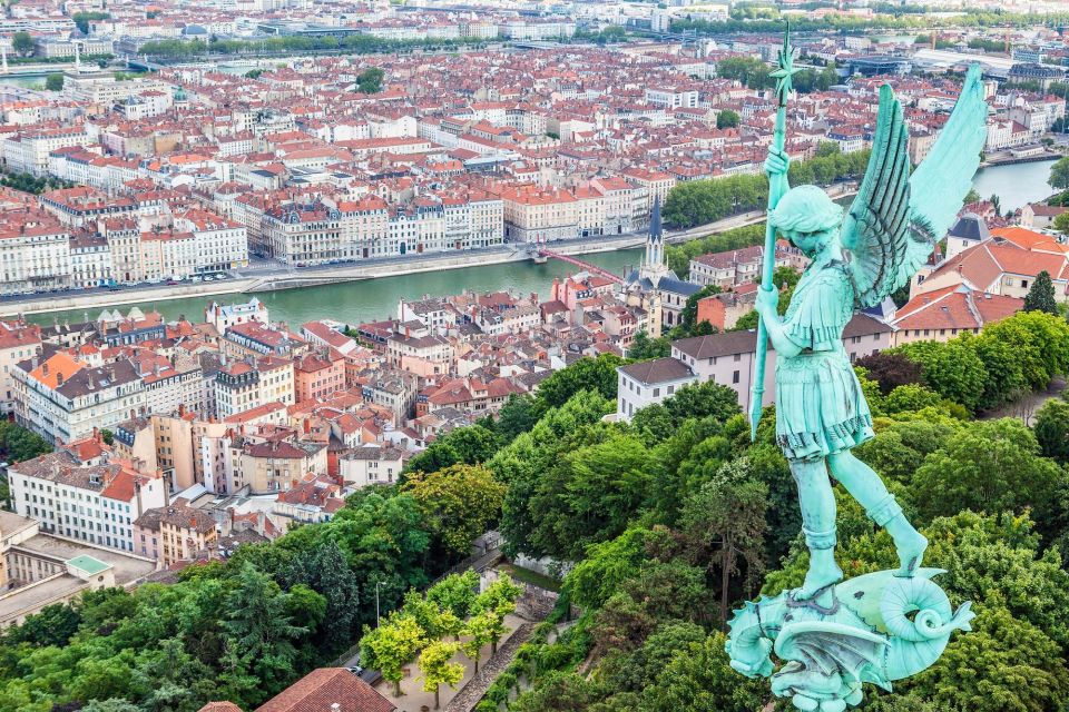 Lyon: Express Walk With a Local in 60 Minutes - Common questions