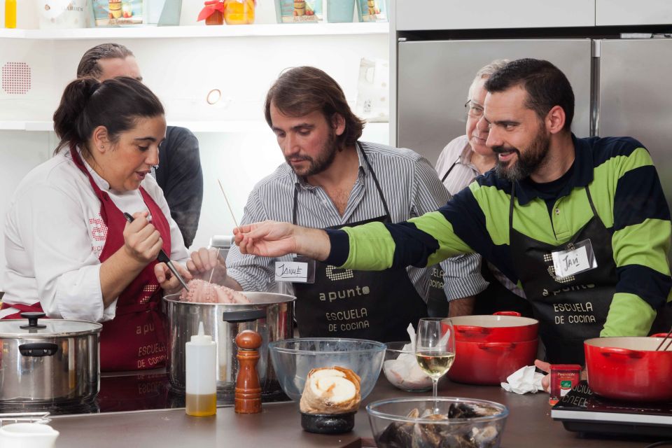 Madrid: 10 Tapas 2.5-Hour Cooking Class - Group Size and Dynamics