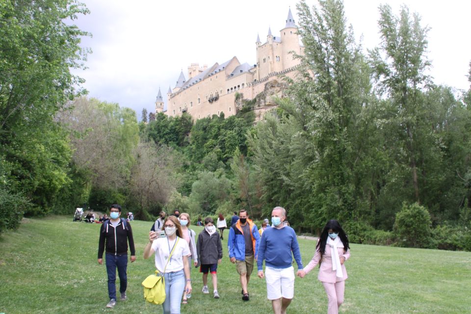 Madrid: Avila and Segovia Day Trip With Tickets to Monuments - Guide Rafaels Expertise and Presentation