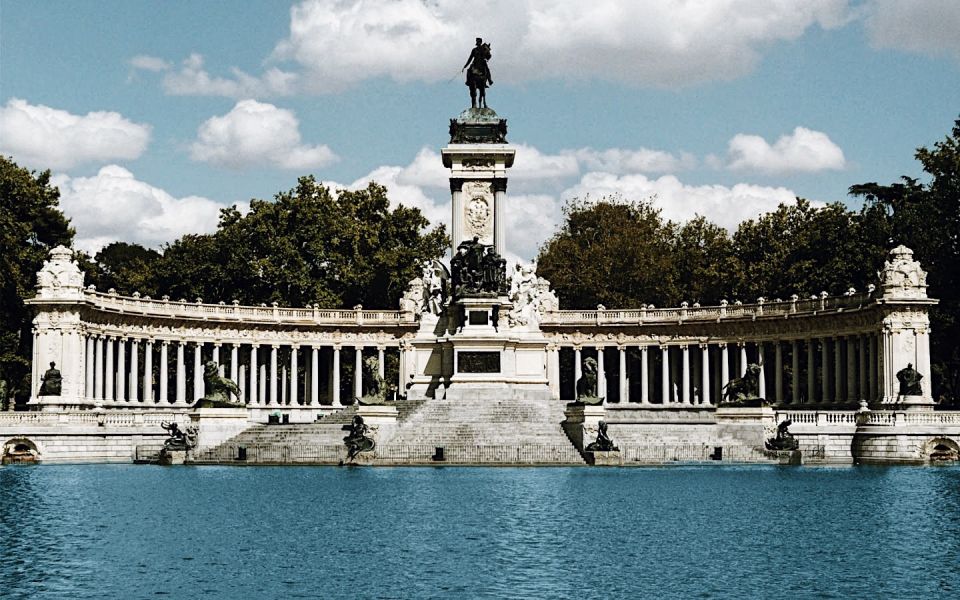 Madrid: Historical Center 2.5-Hour Guided Walking Tour - Tour Inclusions