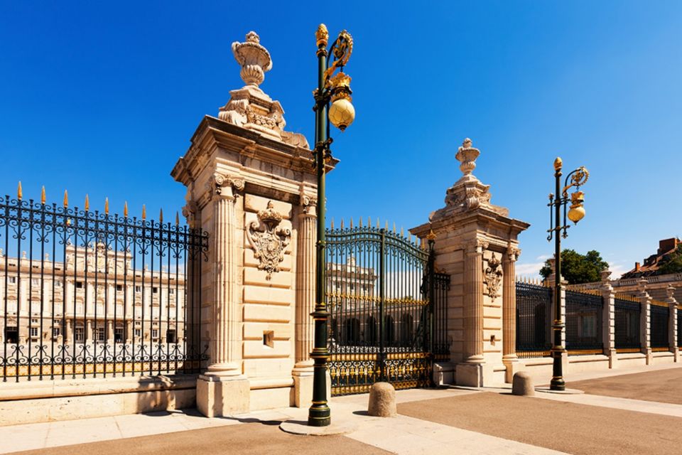 Madrid: Royal Palace VIP Tour With Skip-The-Line Ticket - VIP Tour Experience