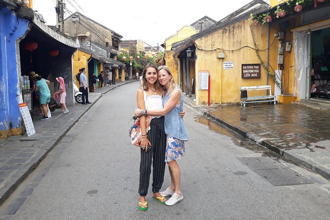 Marble Mountains - Hoi an Ancient Town Night Life and Local Foods - Local Cuisine Indulgence