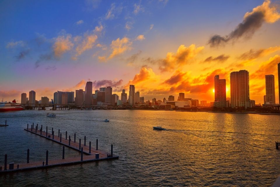 Miami: Sunset Cruise With Celebrity Homes & Open Bar - Open Bar Experience