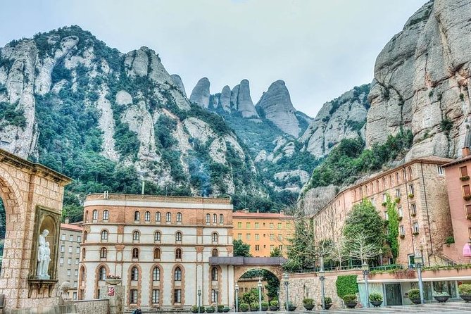 Montserrat and Contrasts of Barcelona in a Small Group - Lunch With Local Flavors