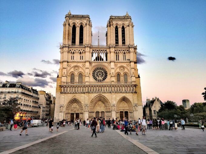 Notre-Dame, Île De La Cité & St. Severin Private Family Tour - Background