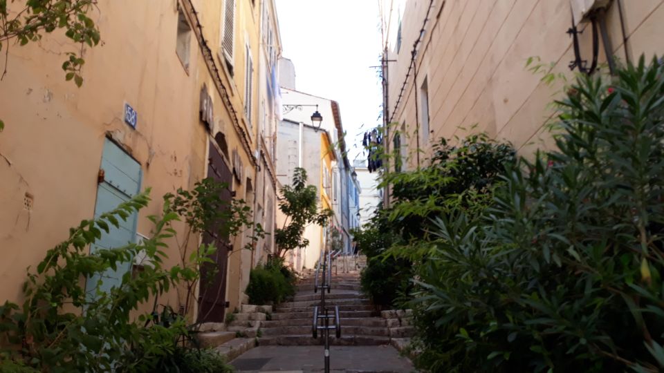 Old Marseille District Tour and Treasure Hunt - Common questions