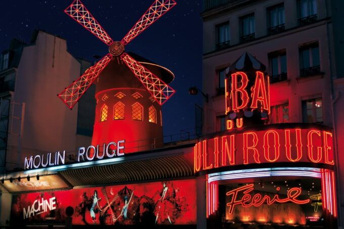 Paris: Dinner Show at the Moulin Rouge - Convenient Location and Accessibility