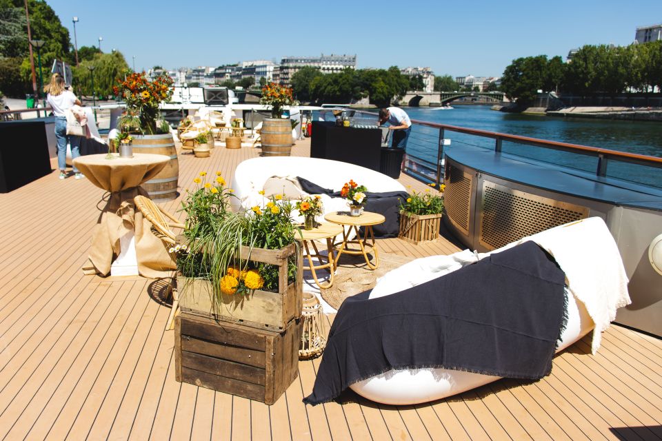 Paris: Gourmet Dinner Cruise on Seine River With Live Music - Common questions