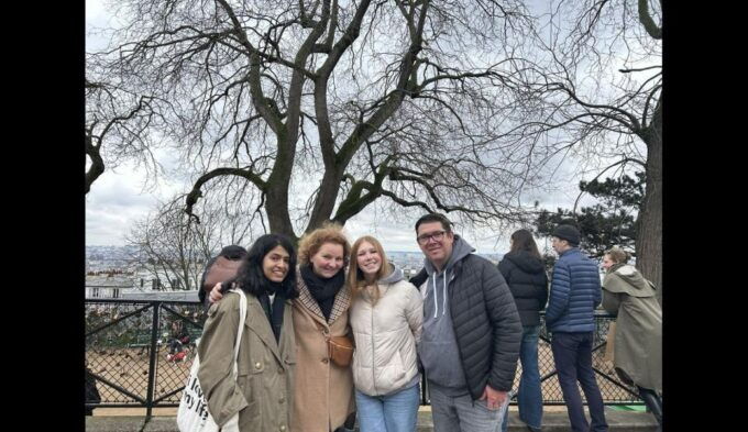 Paris: Montmartre and Sacré-Coeur Private Walking Tour - Meeting Point