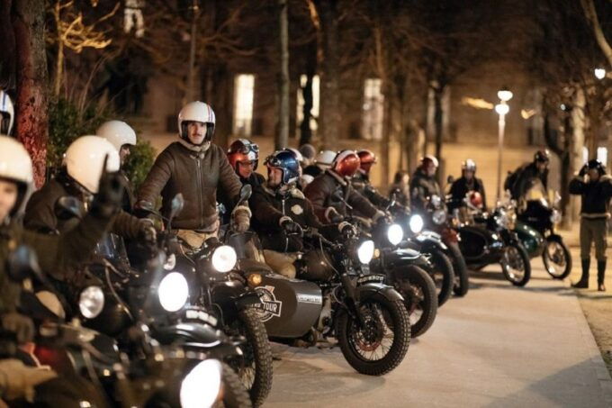 Paris: Romantic Sidecar Tour by Night With Champagne - Pickup and Drop-off Details