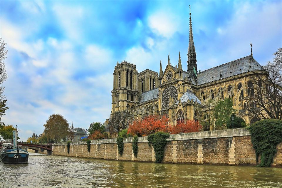 Paris: Visit Notre Dame Archeological Crypt Under the Church - Highlights of the Experience