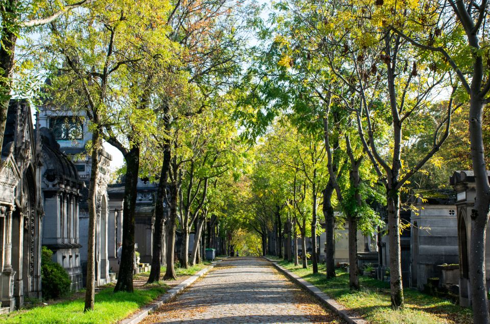 Père Lachaise Cemetery: A Stroll Through Immortal History - Guided Tour Experience