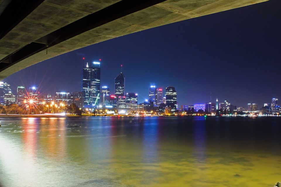 Perth: Highlights Self-Guided Scavenger Hunt and Tour - Experience