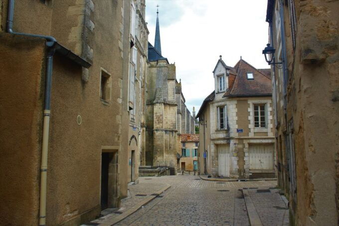 Poitiers: Guided City Walking Tour - Booking Information