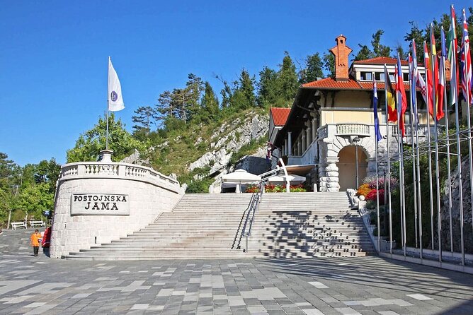 Postojna Cave and Castle Privat Tour From Koper, Trieste, Piran - Minimum Traveler Requirement