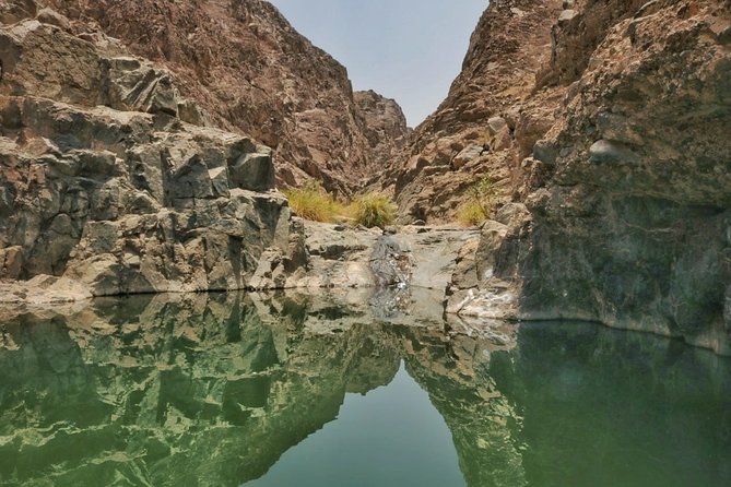 Private 4x4 Desert Drive, Wadi Shawaka Pool Visit With Lunch Box - Common questions