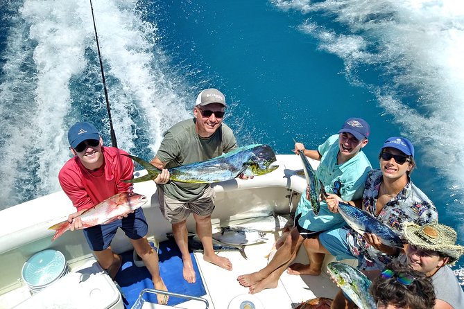 Private Air-Conditioned Fishing Rental in Cancun (up to 9) - Common questions