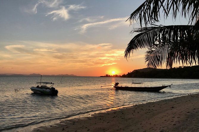 Private Dining: Gourmet Picnic on a Private Beach - Exclusive Group Experience