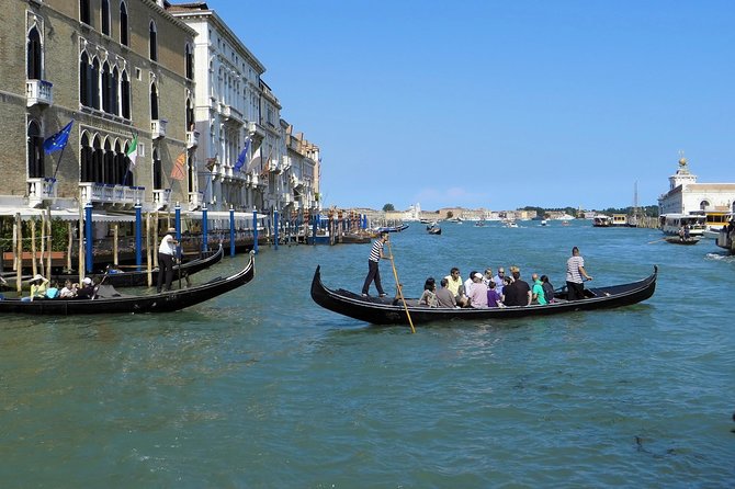 Private Gondola Serenade With Music - Meeting Point