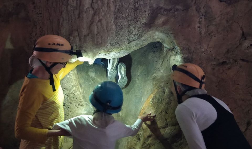 Queensland: 90 Minute Capricorn Caves Explorer Tour - Booking Information and Directions