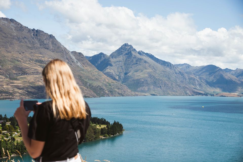 Queenstown: Arrowtown and Gibbston Half-Day Scenic Tour - Tour Starting Point