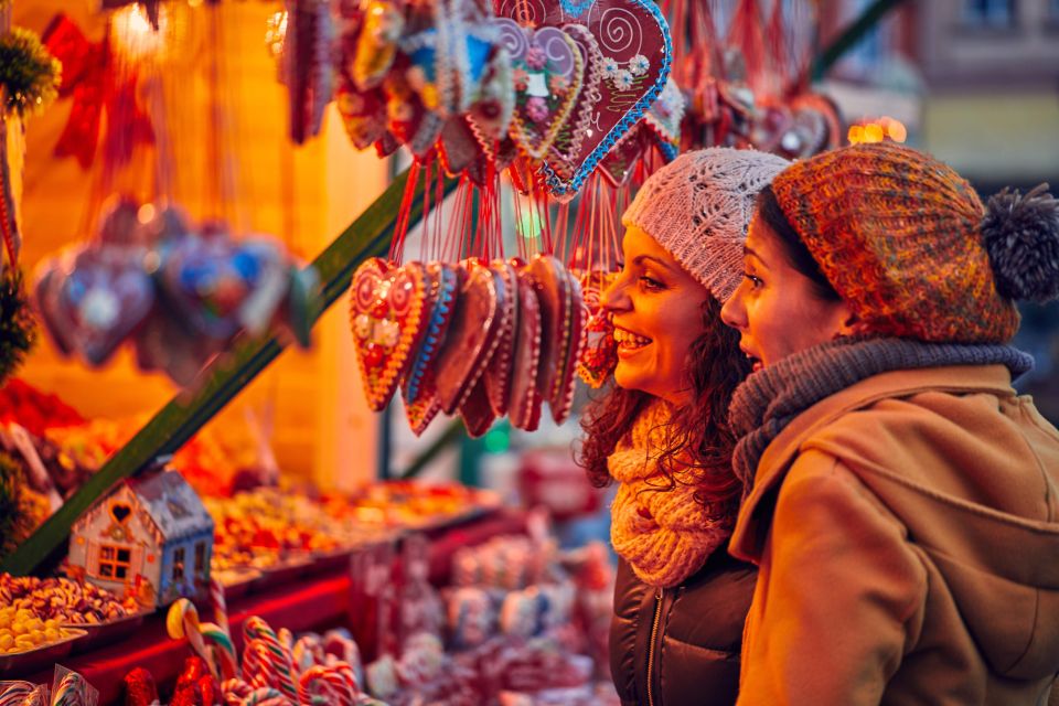 Reykjanesbær: Christmas Magic Walking Tour - Inclusions