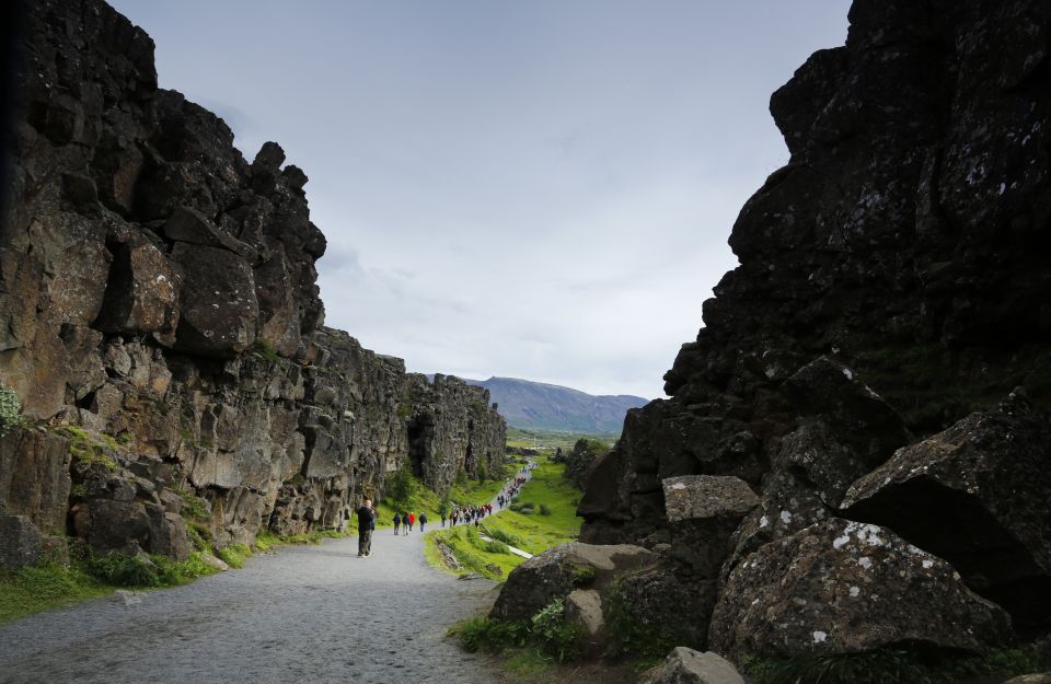 Reykjavik: Golden Circle Full-Day Trip With Kerid Crater - Key Stops and Sightseeing Locations