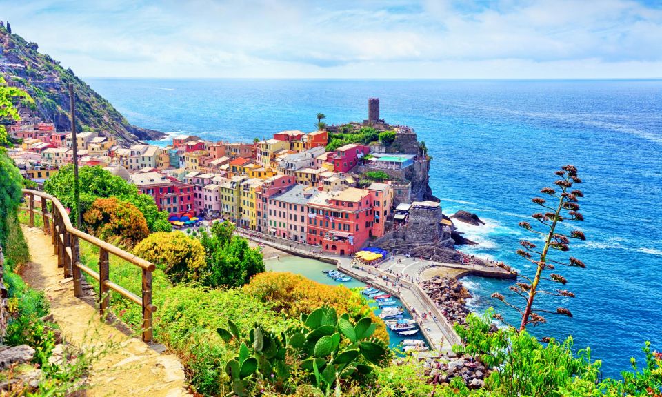 Romantic Escape in Cinque Terre: Love and Landscapes - Romantic Moments in Cinque Terre