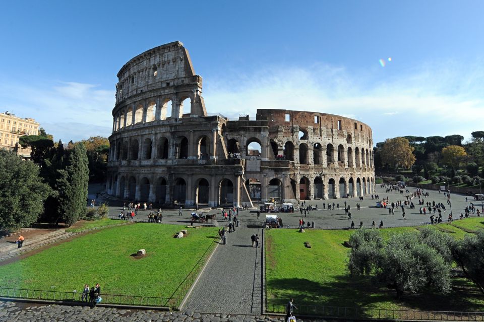 Rome: Colosseum and Historic Centre Private Walking Tour - Important Information