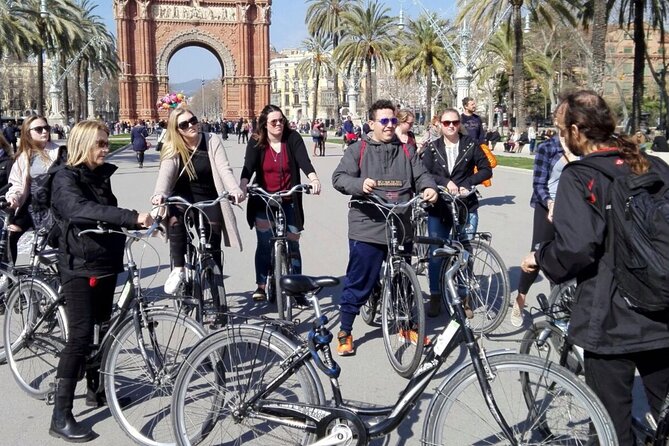 Sagrada Familia Bike Tour in Small Group