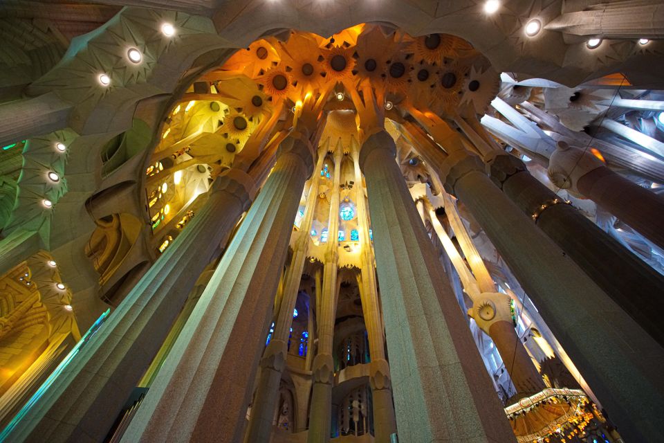 Sailing Experience, Sagrada Familia & Park Guell - Location Overview