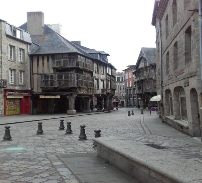 Saint-Malo: Dinan, Fort La Latte, & Cap Fréhel Private Tour - Common questions