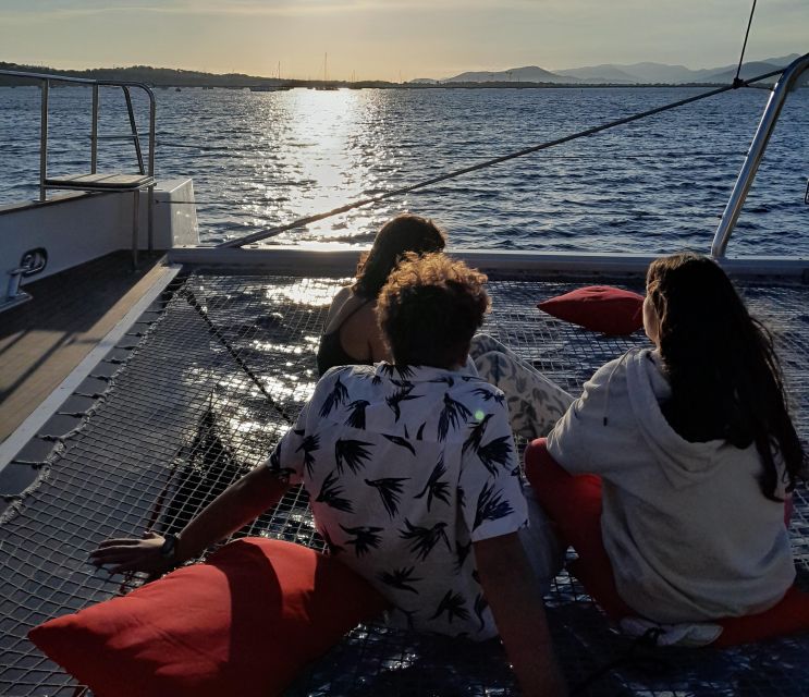 Saint Raphael: Sunset Cruise Cape Dramont & Golden Island - Common questions