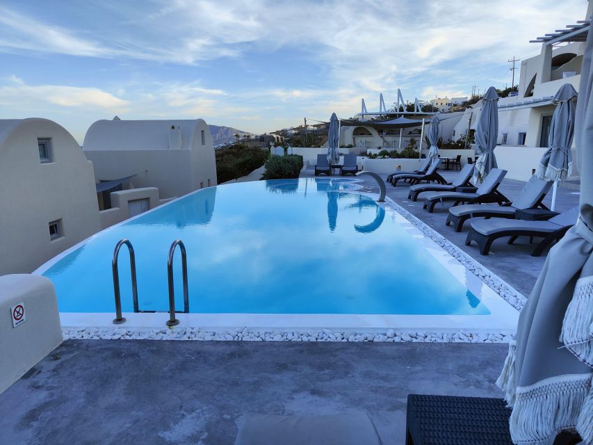 Santorini: Couples Massage & Day Pool, Jacuzzi, Gym Access - Provider Information