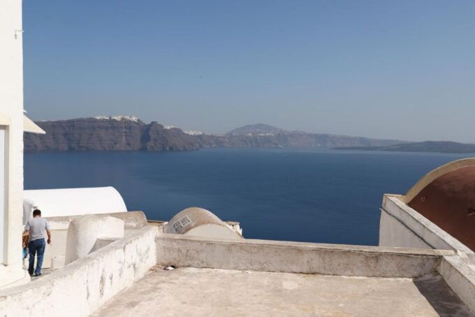 Santorini:1h Personalized Photoshooting - Inclusions in the Photoshoot Package