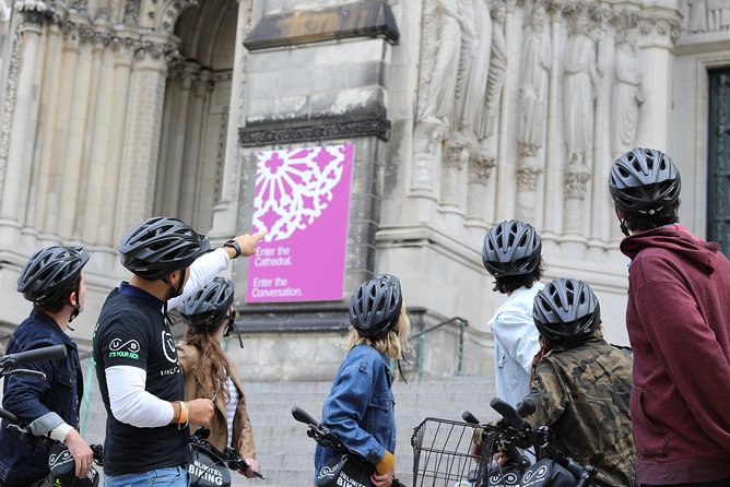 Scenic Manhattan Highlights Bike Tour (English or German) - Language Options