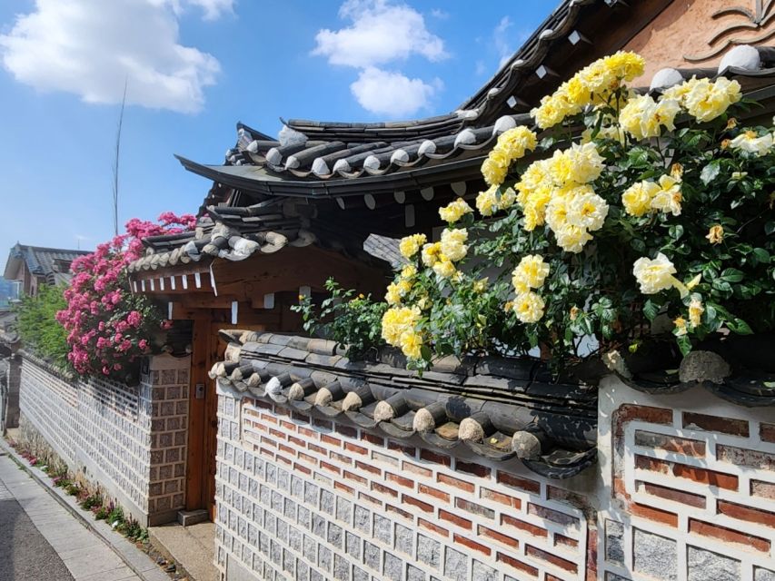 Seoul: Gyeongbok Palace, Bukchon Village, and Gwangjang Tour - Background