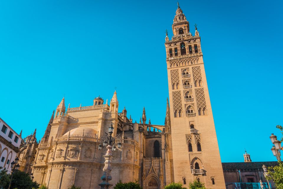 Seville: Alcázar, Cathedral and Giralda Tour With Tickets - Inclusions and Review Summary