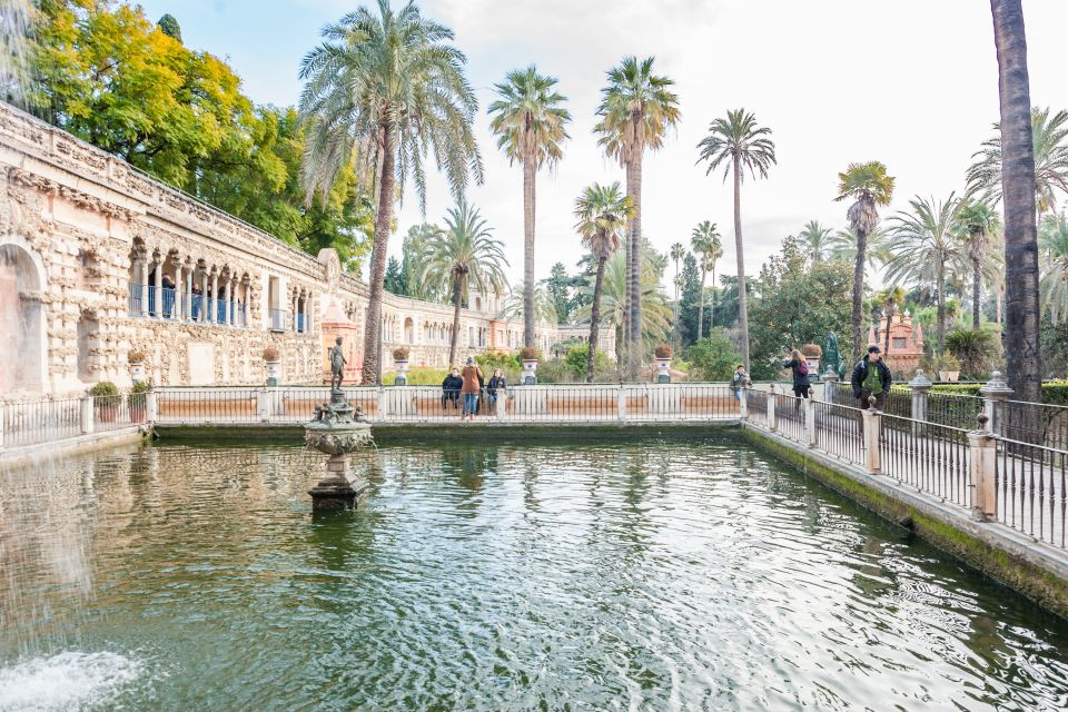 Seville: Cathedral, Giralda & Alcazar Entry With Guided Tour - Meeting Point and Reviews