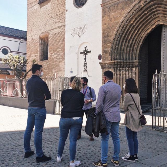 Seville: Guided Walking Tour of the Santa Cruz District - Common questions