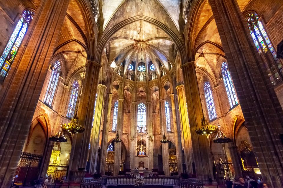 Skip-The-Line Barcelona Cathedral With Private Guide - Location and Access