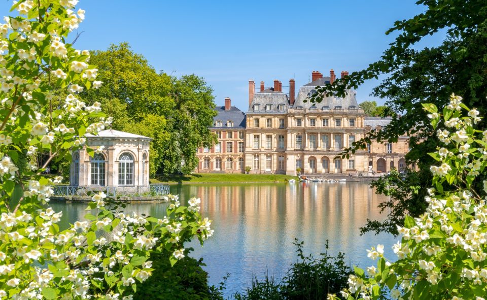 Skip-The-Line Château De Fontainebleau From Paris by Car - Live Tour Guides Available