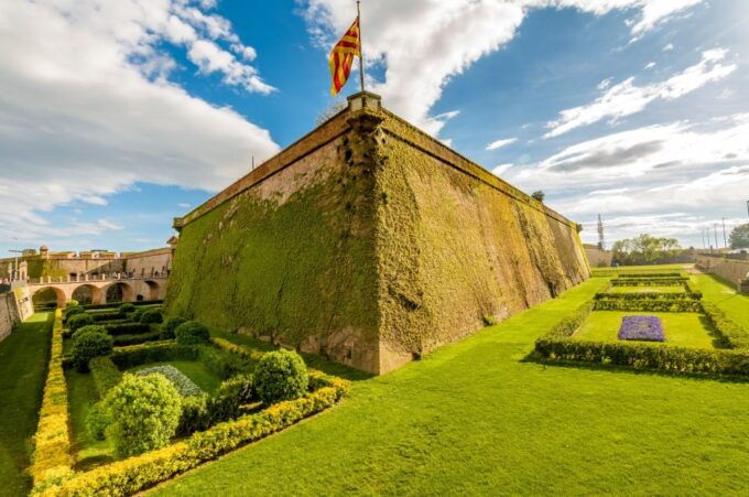 Skip-The-Line Montjuïc Castle Tour With a Cable Car Ride - Customer Recommendations and Feedback