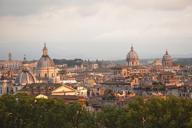 Sunset in Rome Sightseeing and Piazzas With Appetizer - Common questions