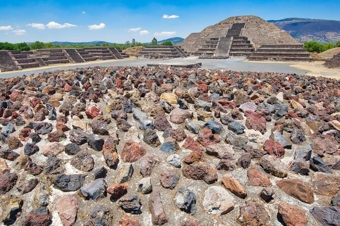 Teotihuacan, Shrine of Guadalupe & Tlatelolco All-Inclusive Tour - Pyramids of the Sun and Moon