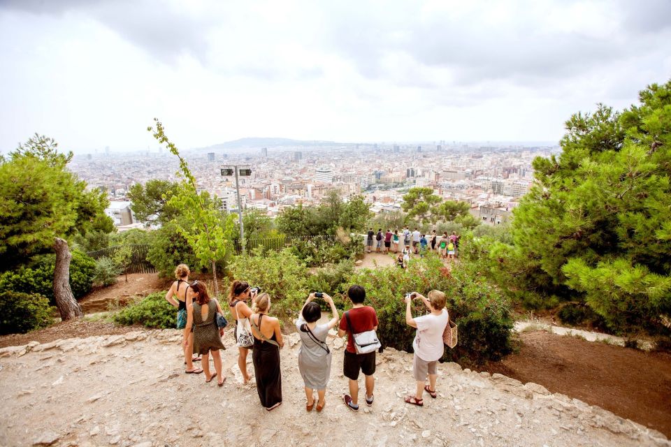 The Best of Gaudi: Sagrada Familia & Park Güell Guided Tour - Meeting Point