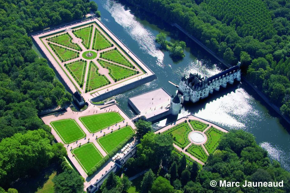 Tours/Amboise: Chambord, Chenonceau Day Trip & Wine Tasting - Logistics and Booking