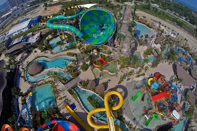 Vana Nava Waterpark Hua Hin - Accessibility and Visitor Capacity